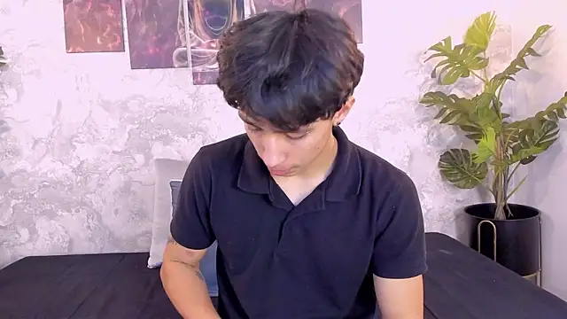 Tyler durten online show from 10-26-25, 01:28