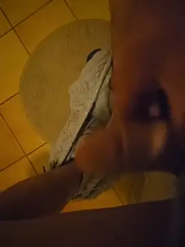 Snapshot of justeadeux chatting on 11-04-25, 03:27 justeadeux online show from 11-04-25, 03:27