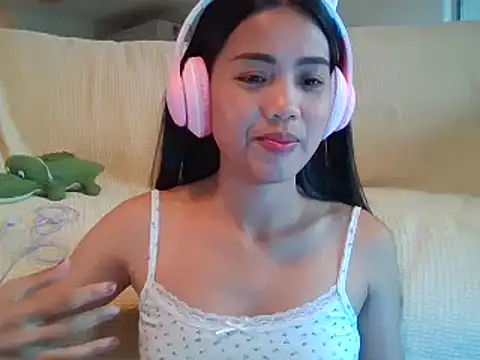 AnnewithanE online show from 09-13-25, 05:18