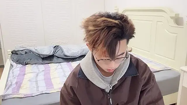 STxuguanhan online show from 11-29-25, 10:40