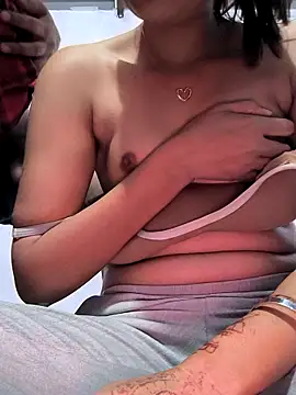 Snapshot of Angel_queen12 chatting on 10-27-25, 06:34 Angel queen12 online show from 10-27-25, 06:34