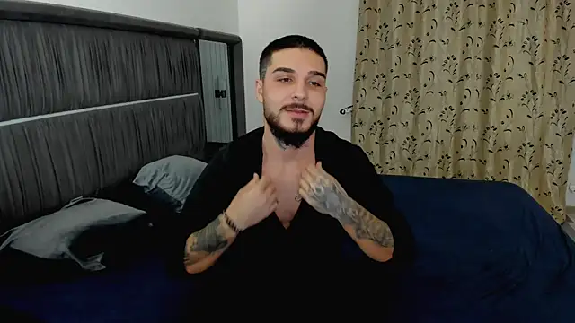 Snapshot of LeoHeat chatting on 11-20-25, 02:17 LeoHeat online show from 11-20-25, 02:17