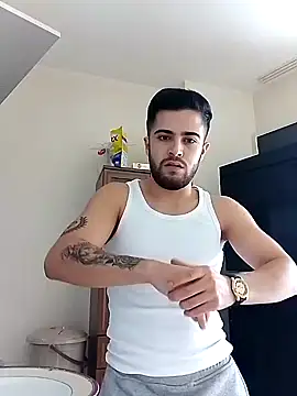 Snapshot of Ozi1910 chatting on 09-15-25, 10:59 Ozi1910 online show from 09-15-25, 10:59