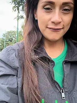 Snapshot of tifanyfever chatting on 10-20-25, 08:09 tifanyfever online show from 10-20-25, 08:09