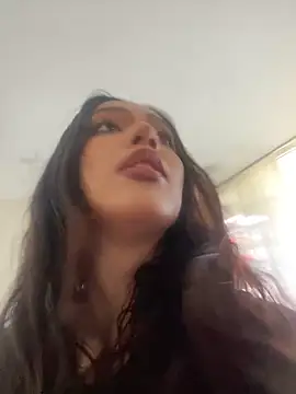 Snapshot of chloerossi18 chatting on 12-19-25, 01:01 chloerossi18 online show from 12-19-25, 01:01