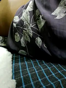 Snapshot of Hot_pooja55 chatting on 09-14-25, 03:11 Hot pooja55 online show from 09-14-25, 03:11