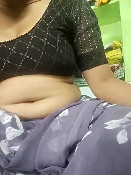 Snapshot of Hot_pooja55 chatting on 09-24-25, 02:48 Hot pooja55 online show from 09-24-25, 02:48