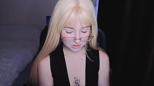 Snapshot of YukiMisa chatting on 09-20-25, 03:35 YukiMisa online show from 09-20-25, 03:35