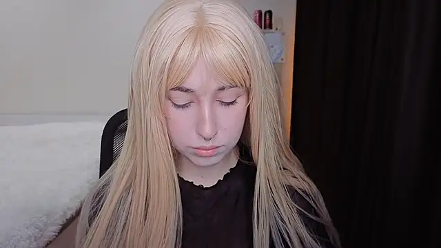 Snapshot of YukiMisa chatting on 09-24-25, 04:43 YukiMisa online show from 09-24-25, 04:43