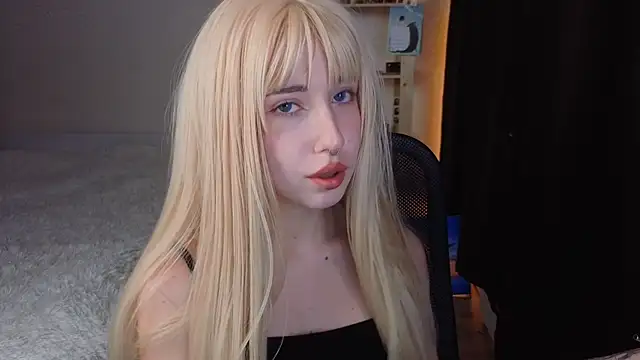 Snapshot of YukiMisa chatting on 10-04-25, 05:00 YukiMisa online show from 10-04-25, 05:00