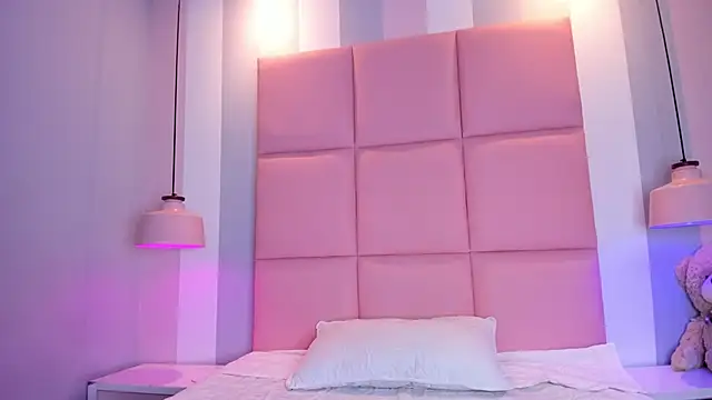 CarolinaFerrer online show from 10-17-25, 12:30