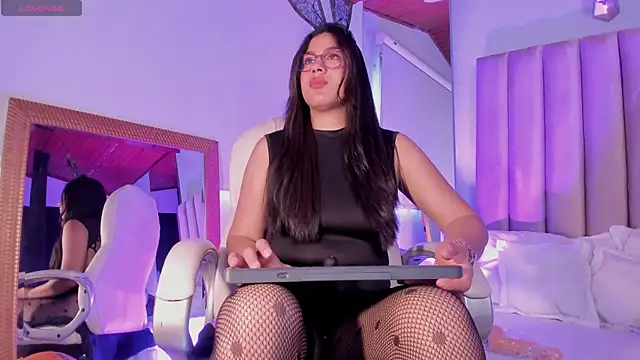 Karoline21 online show from 10-13-25, 01:22