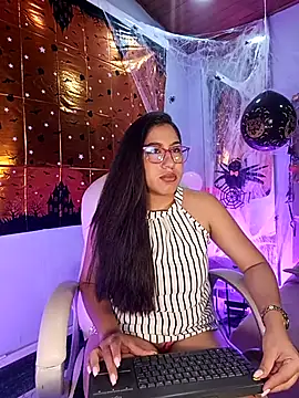 Karoline21 online show from 10-20-25, 12:49