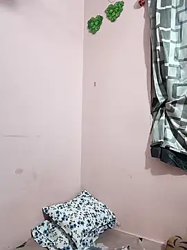 Snapshot of nice_touch9733 chatting on 10-08-25, 03:53 nice touch9733 online show from 10-08-25, 03:53