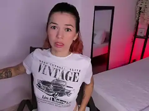 Snapshot of selene_boyer chatting on 10-08-25, 04:48 selene boyer online show from 10-08-25, 04:48