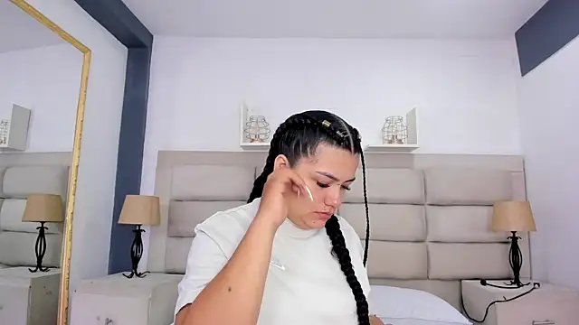 Snapshot of ScarletMoon1_ chatting on 10-18-25, 12:06 ScarletMoon1  online show from 10-18-25, 12:06