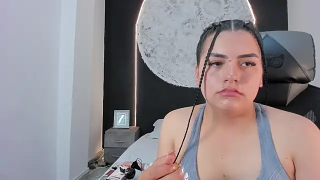 Snapshot of ScarletMoon1_ chatting on 10-20-25, 08:31 ScarletMoon1  online show from 10-20-25, 08:31