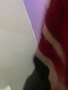 mohamed75893 online show from 11-08-25, 09:46