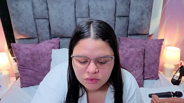 SamanthaPaImer online show from 12-18-25, 07:42