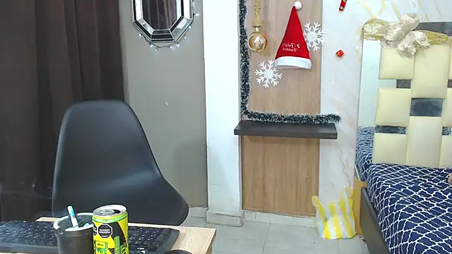 miss leidy  online show from 12-20-25, 03:13