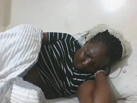 Snapshot of PureBliss- chatting on 09-21-25, 08:21 PureBliss- online show from 09-21-25, 08:21