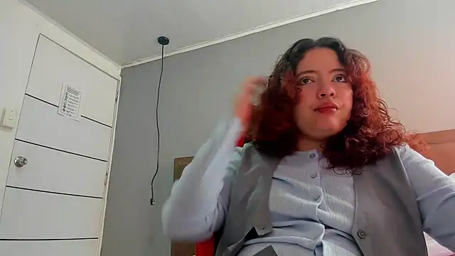 Snapshot of SamLuxuri chatting on 10-24-25, 07:54 SamLuxuri online show from 10-24-25, 07:54