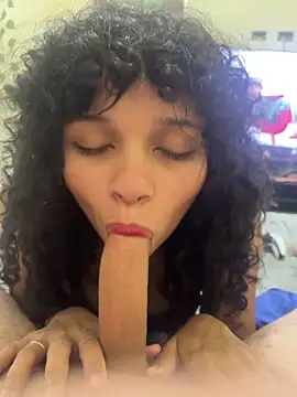 Snapshot of Casal-foda_braba chatting on 10-28-25, 11:07 Casal-foda braba online show from 10-28-25, 11:07