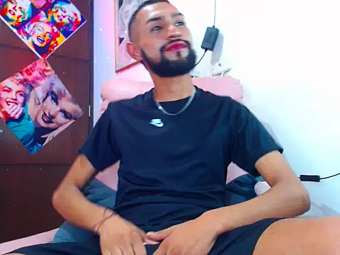 Snapshot of boybunnyerotic chatting on 09-17-25, 03:41 boybunnyerotic online show from 09-17-25, 03:41