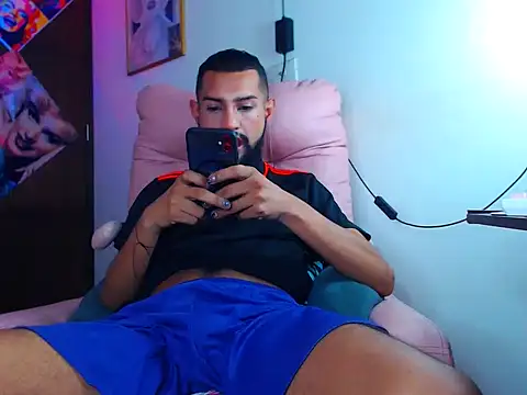 Snapshot of boybunnyerotic chatting on 09-20-25, 12:39 boybunnyerotic online show from 09-20-25, 12:39