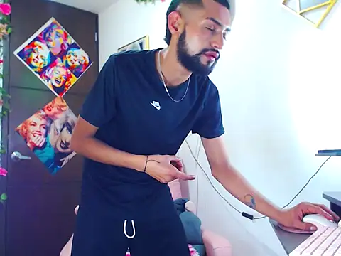 Snapshot of boybunnyerotic chatting on 09-25-25, 04:11 boybunnyerotic online show from 09-25-25, 04:11