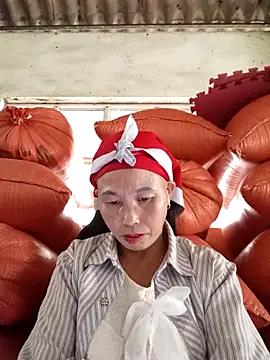 me-cute online show from 11-17-25, 02:17