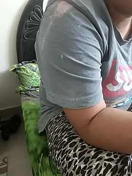 payal 261072  online show from 10-25-25, 01:24