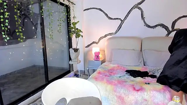 SarahCastro1  online show from 11-29-25, 05:43