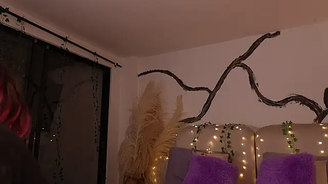 SarahCastro1  online show from 12-15-25, 03:33