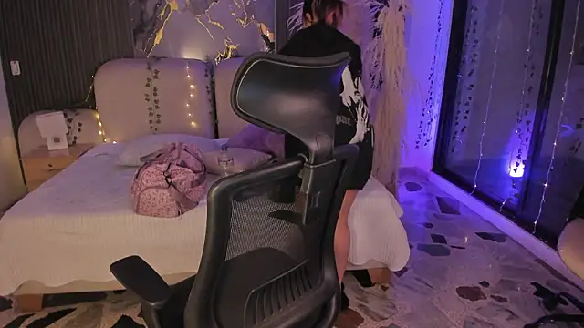 SarahCastro1  online show from 02-01-26, 05:06