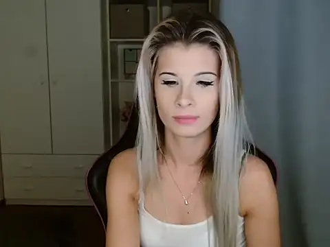 Snapshot of KristineGlow chatting on 12-04-25, 04:48 KristineGlow online show from 12-04-25, 04:48