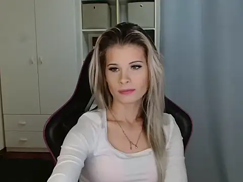 KristineGlow online show from 12-19-25, 07:26