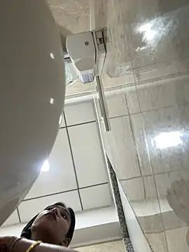 Snapshot of HeerStd chatting on 01-14-26, 04:12 HeerStd online show from 01-14-26, 04:12