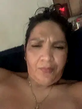 Snapshot of 1986fra chatting on 09-08-25, 04:17 1986fra online show from 09-08-25, 04:17