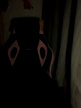 Snapshot of 1986fra chatting on 09-17-25, 09:44 1986fra online show from 09-17-25, 09:44