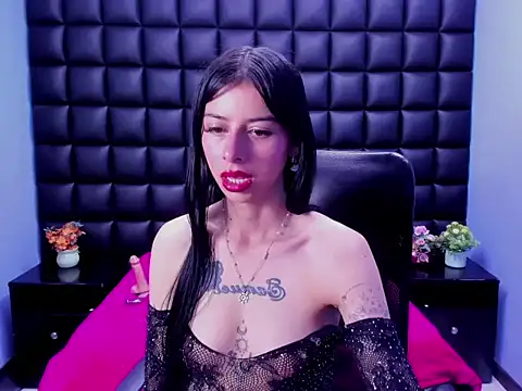 Snapshot of Dulce_Miaa_ chatting on 10-22-25, 03:12 Dulce Miaa online show from 10-22-25, 03:12