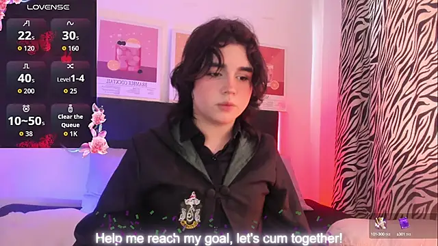 Snapshot of damienbeltmonth chatting on 10-06-25, 05:10 damienbeltmonth online show from 10-06-25, 05:10