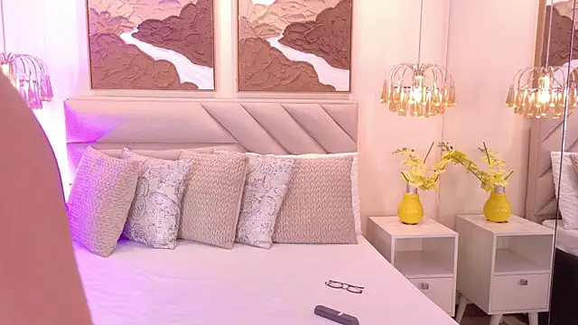 kendalFox  online show from 11-12-25, 02:01