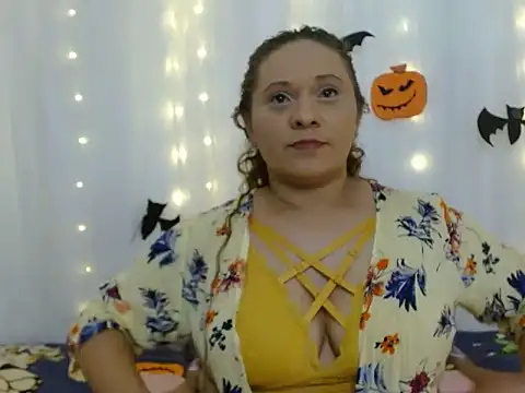 NoraParkeer online show from 10-14-25, 07:14