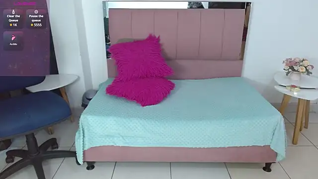 Snapshot of SammySmall_F_w chatting on 01-17-26, 10:24 SammySmall F w online show from 01-17-26, 10:24