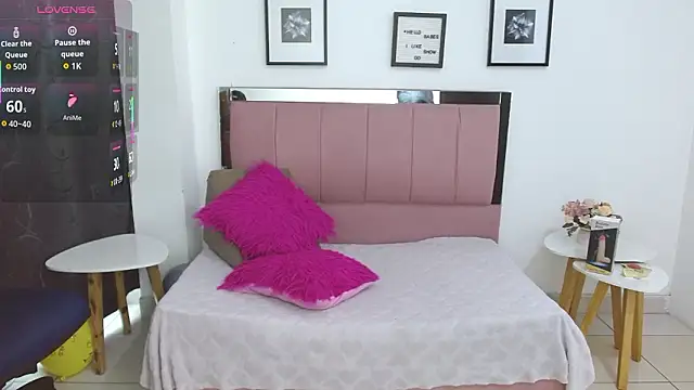 Snapshot of SammySmall_F_w chatting on 02-02-26, 10:19 SammySmall F w online show from 02-02-26, 10:19