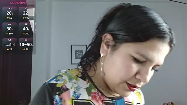 Snapshot of SammySmall_F_w chatting on 02-09-26, 10:25 SammySmall F w online show from 02-09-26, 10:25