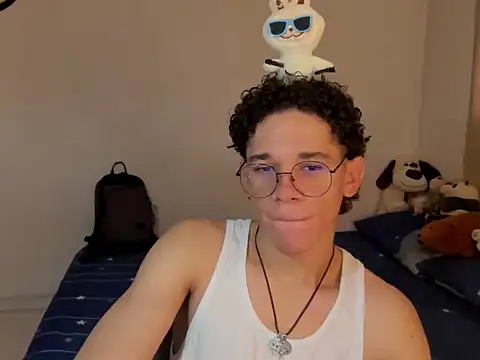 Tom Blues online show from 10-24-25, 01:29