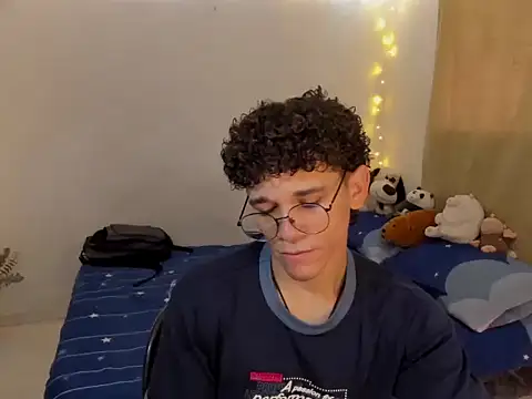 Tom Blues online show from 11-10-25, 02:05