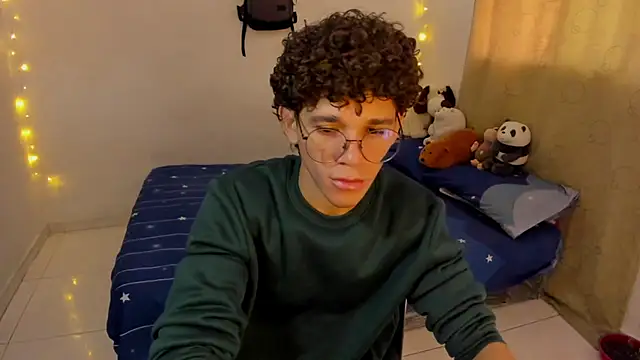 Tom Blues online show from 11-26-25, 04:08